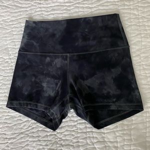 lululemon Align™ High-Rise Short 4" size 8